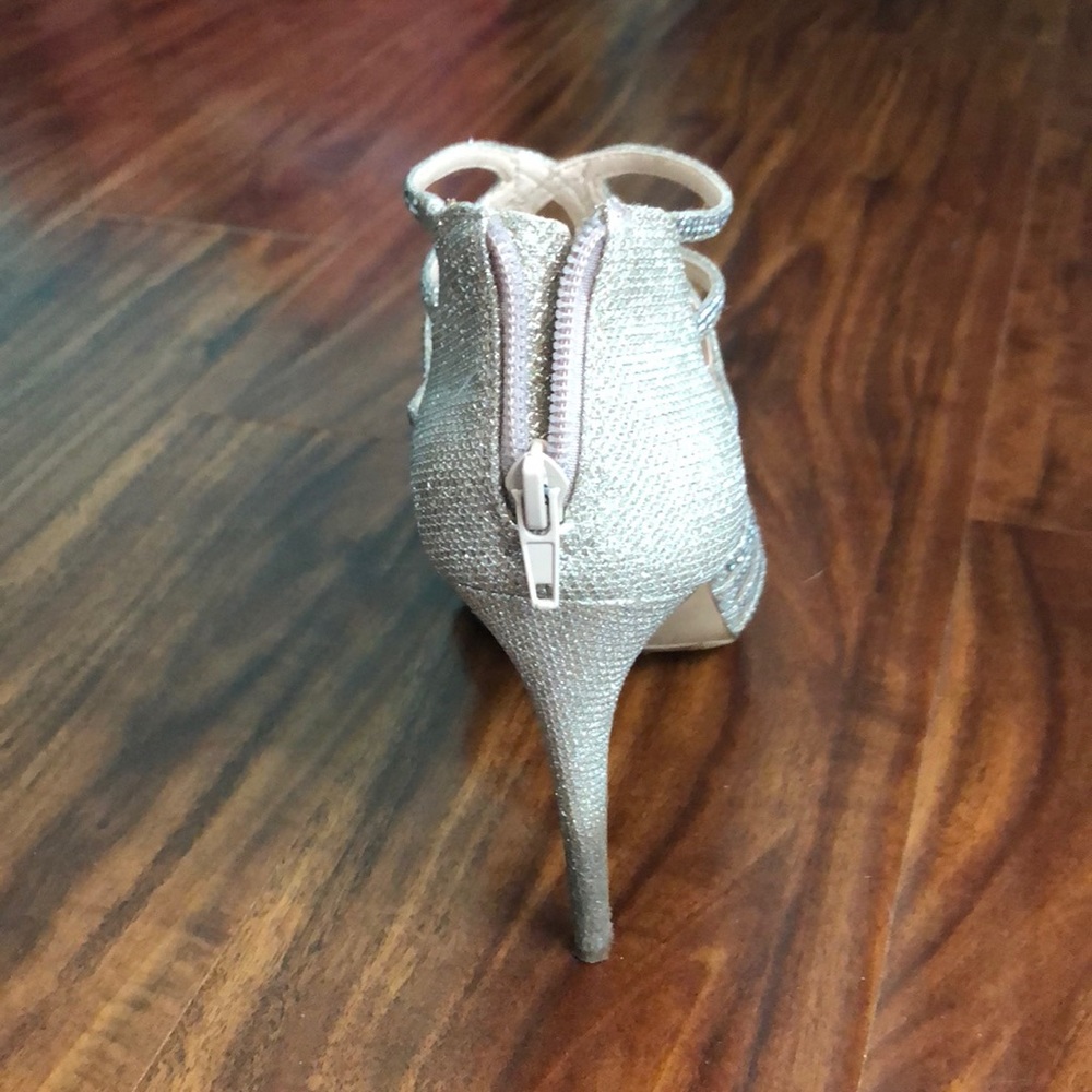 Heels - Picture 3 of 4